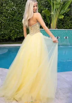 Portia and Scarlett XO047