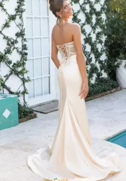 Portia and Scarlett XO065