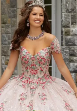 Vizcaya Quinceanera 89405