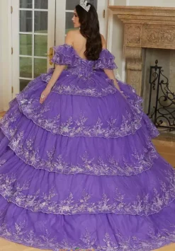 Vizcaya Quinceanera 89476